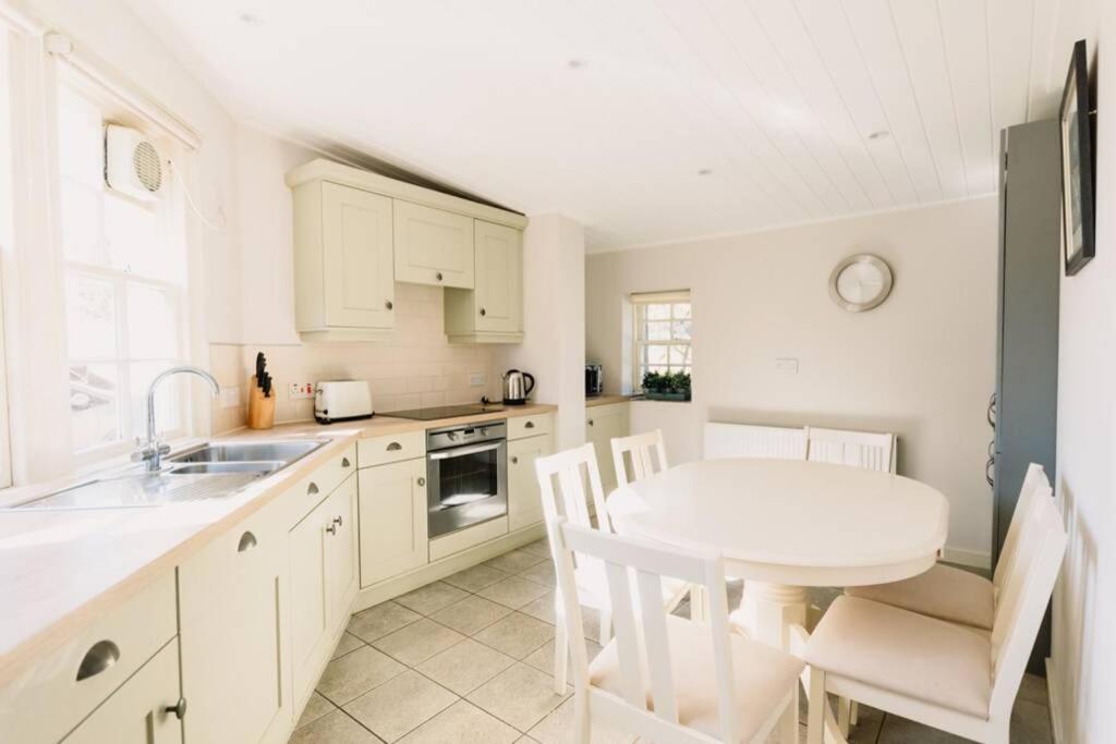 Factors House - A Comfy Cottage In Countryside Park With Wifi And Access To Bar And Pool 珀斯 外观 照片